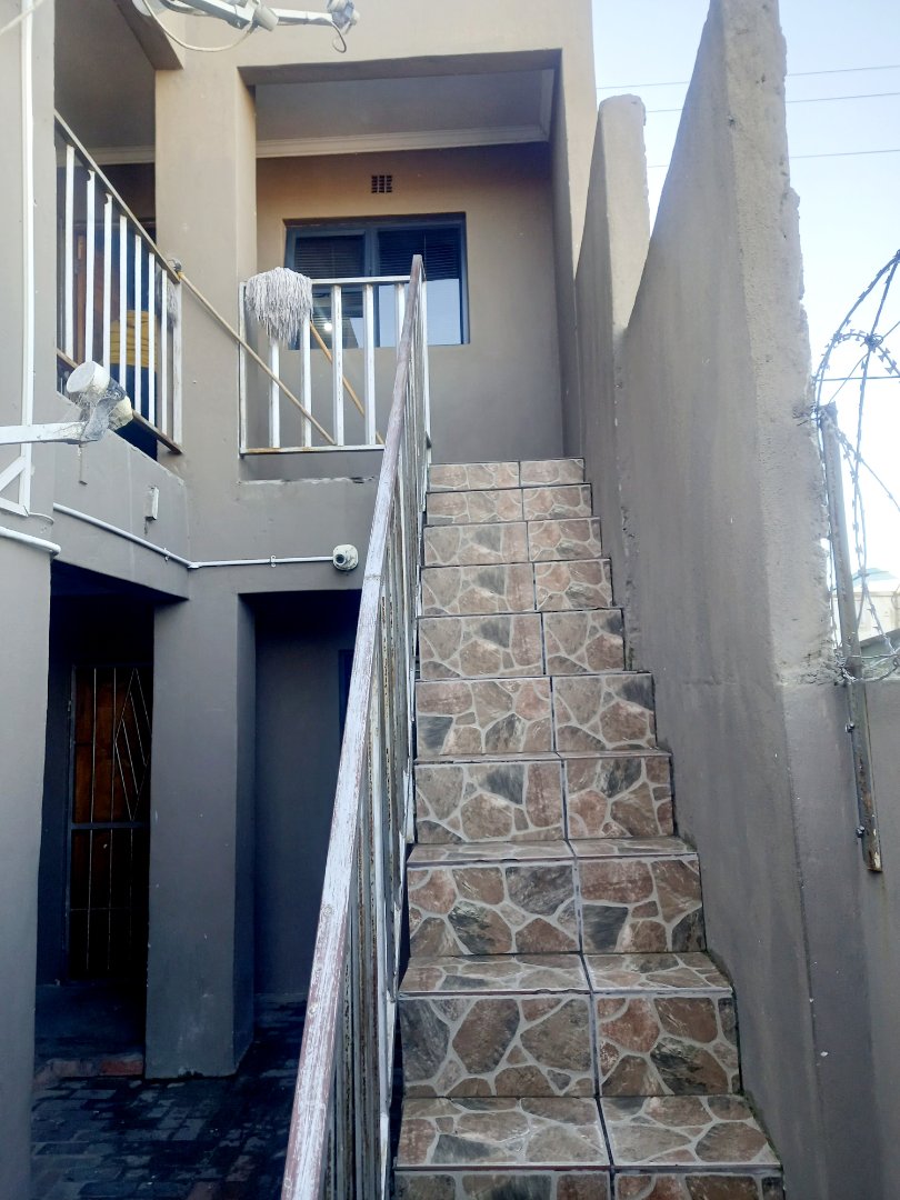 9 Bedroom Property for Sale in Wallacedene Western Cape